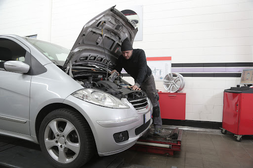 CAR REPAIR & SERVICES IN MALAD MUMBAI  post image