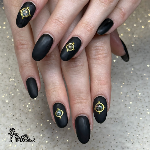 Bella Hands - Visual