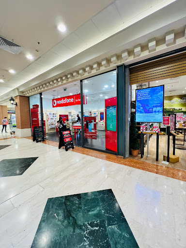 Vodafone Store | La Corte Lombarda - Thumbnail
