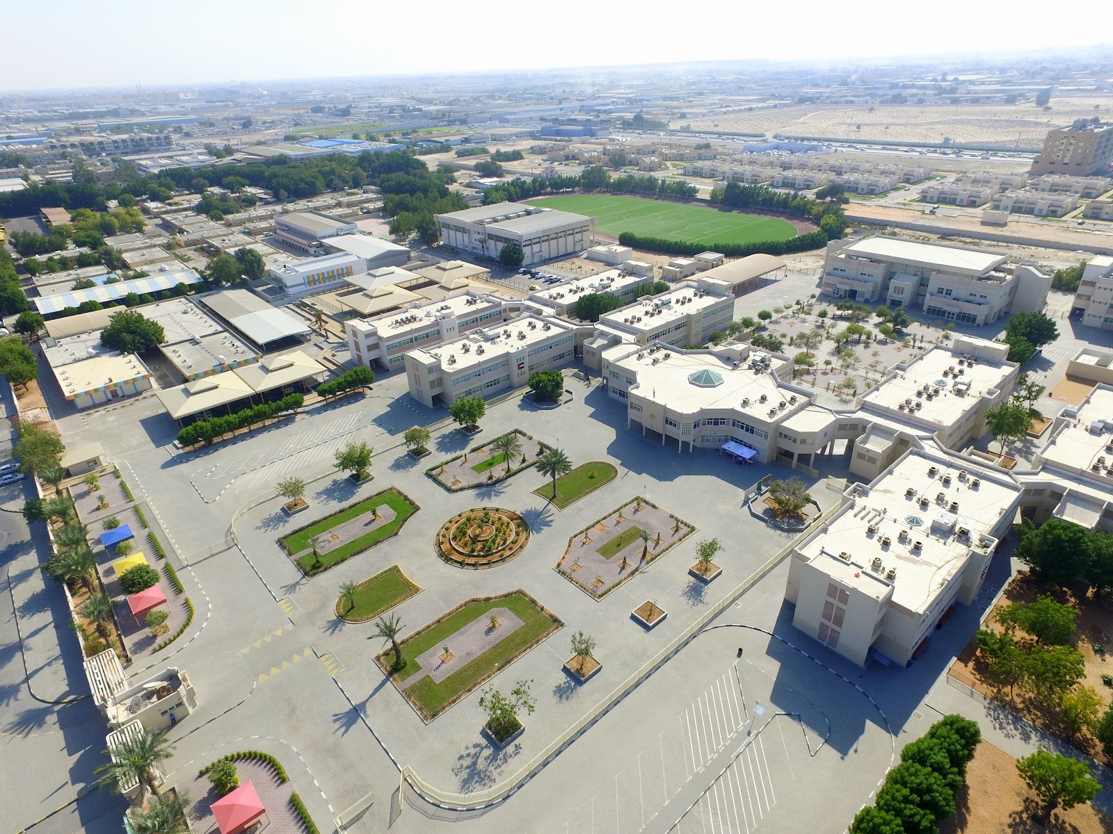 مدرسة الشويفات الدولية - عجمان - صورة 3