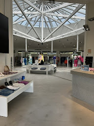 Photo n°5 de Indies Outlet à Gardanne (Magasin de vêtements pour femmes)