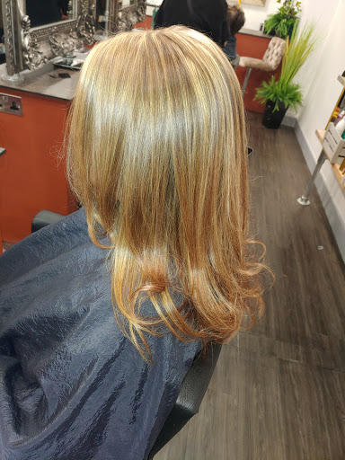 Totally U salon - Thumbnail