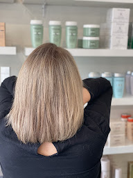 Photo n°21 de L'Atelier de Coiffure à Rosny-sur-Seine (Magasin de produits de beauté)