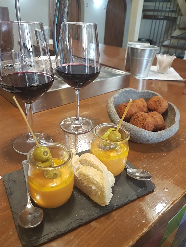 Taberna y Restaurante Canela En Rama