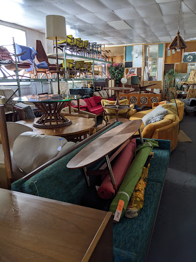 Retro Attics Studio - Thumbnail