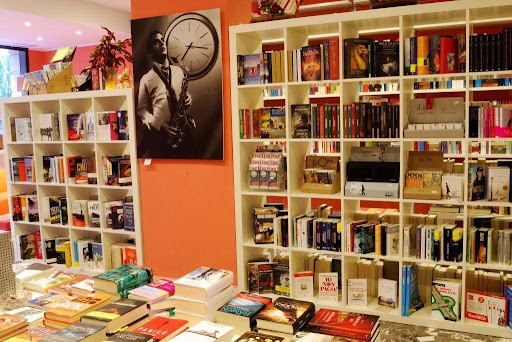 Libreria Risvolti - Visual