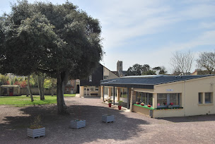 Photo n°6 de UNCMT - La Petite Falaise à Lion-sur-Mer (Village de vacances)