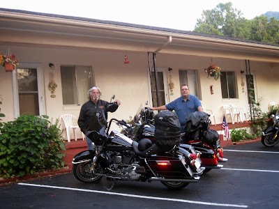 Photos of Alamo Motel and Cottages