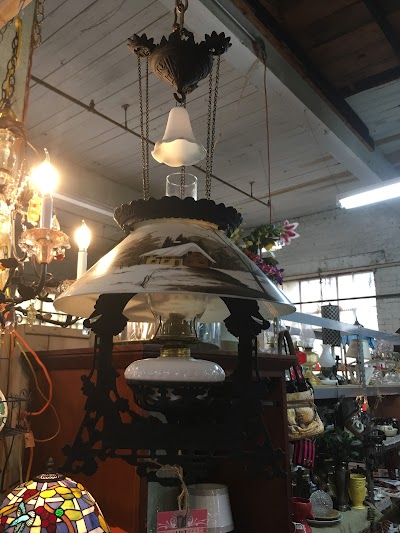 Riverside Furniture,Antiques Flea Market