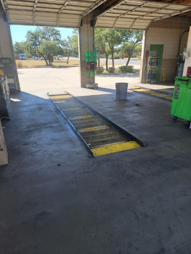 Leander Lube Express Gallery - United States