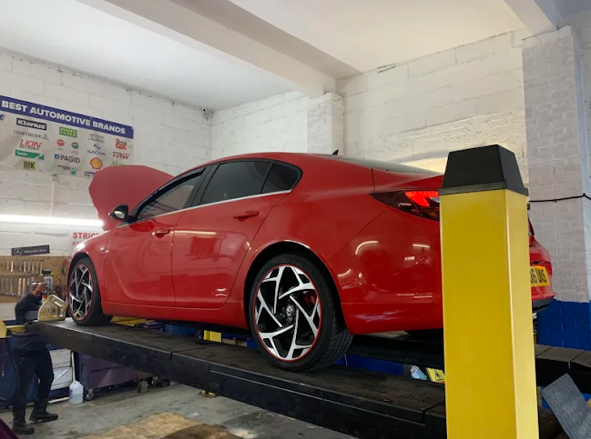 http://fasttrackgarage.simplesite.com/