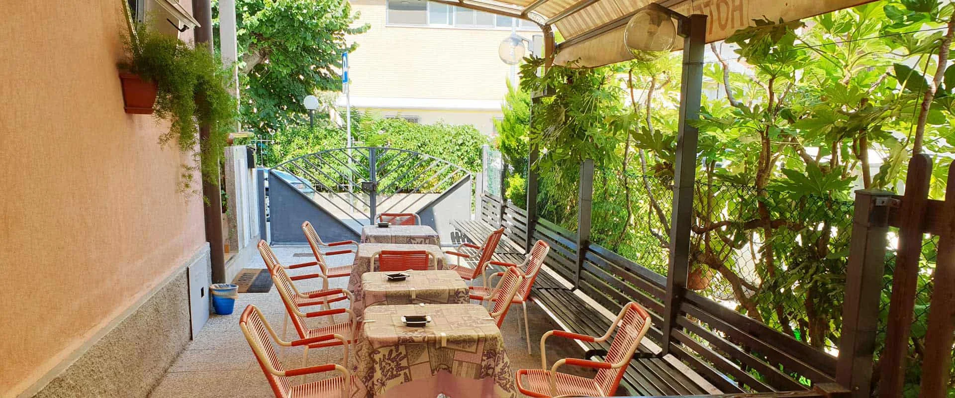 Hotel Cesari