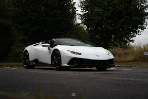 Photo n°17 de UJ Motors à Croissy-Beaubourg (Garage automobile)