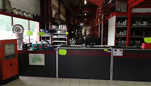 Photo n°9 de Lesève T . D . R . A à Parçay-Meslay (Magasin de pièces de rechange automobiles)