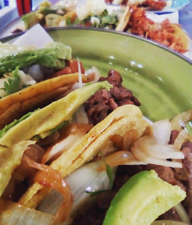 La número 4 Taqueria y Cantina