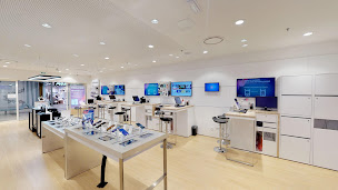 Photo n°21 de Boutique SFR Boisseuil à Boisseuil (Opérateur téléphonique)