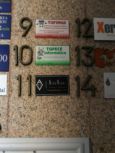 TUPECÉ - Visual