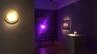 Photos of Anna Laudel Contemporary