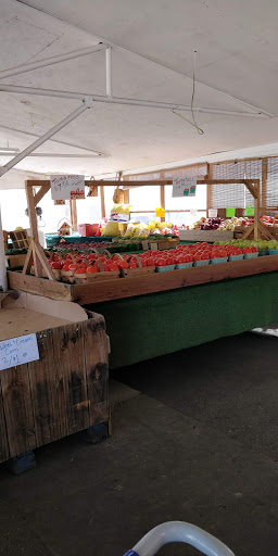 Linda's Fruit Stand - Thumbnail