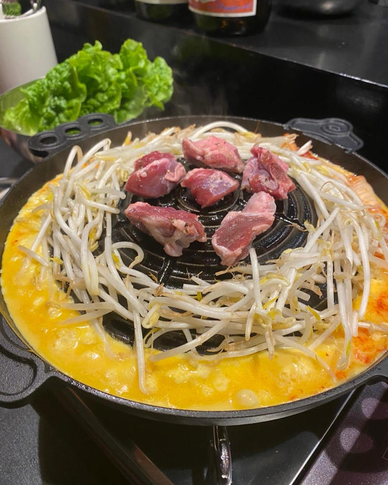 韓国食堂十八番保田窪店
