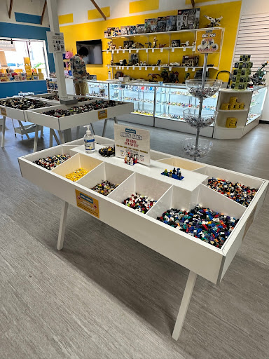Bricks & Minifigs San Diego North - Thumbnail