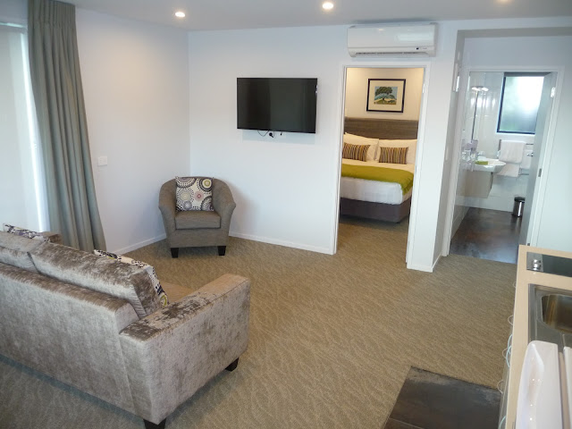 850 Cameron Motel by null