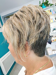 Photo n°18 de Céline Coiffure -Celine Berlet à Fours (Salon de coiffure)
