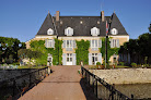 Chambres d'hôtes et Gîtes au Chateau de Bezonnais à  Écommoy