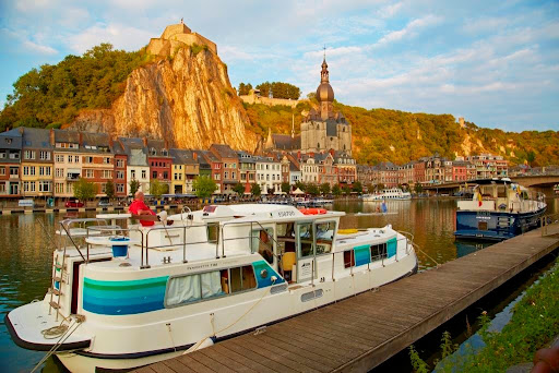 Locaboat Holidays Lutzelbourg - Location bateau Alsace & Canal de la Marne au Rhin