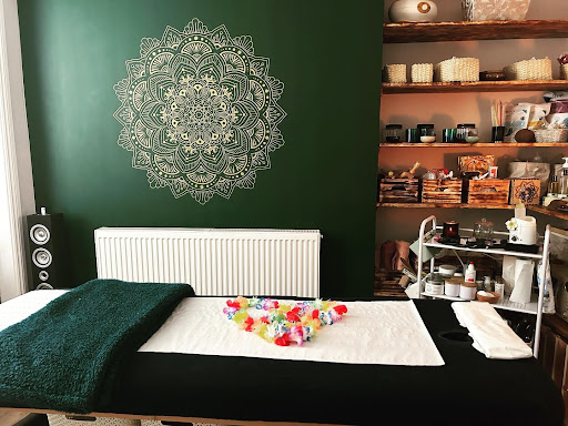 Lomi Lomi Massage & Spa