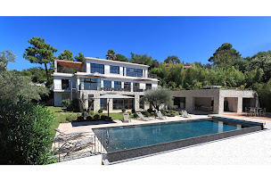 Photo n°2 de R-House Design : Construction, Rénovation & Décoration à Antibes (Société de construction de piscine)