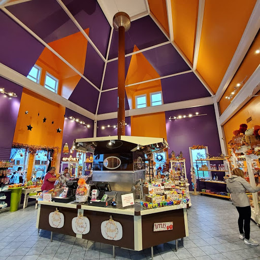 Albanese Candy Factory Outlet - Thumbnail