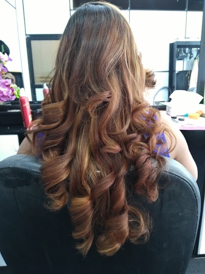 Photos of Salon Warsha