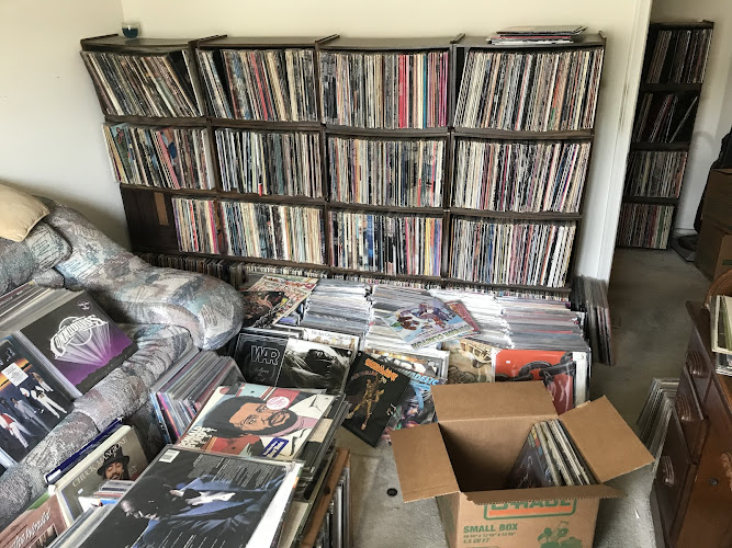 Records & Relics RVA storefront