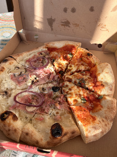 Photo 3 - CASA PIZZA 48