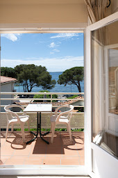 Photo n°2 de Logis Hôtel le Provençal Rest. les Mûriers à Roquebrune-sur-Argens (Restaurant)