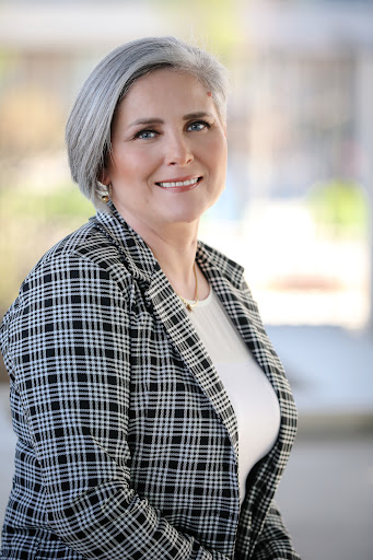 Kate Kozikowski Real Estate Sales Representative at Right at Home Realty Brokerage