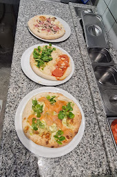 Photo n°24 de Au Cabanon des pizzas à Vogüé (Saladerie)
