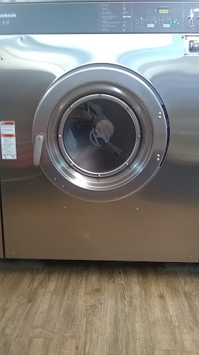 Beanie's Laundry - Visual