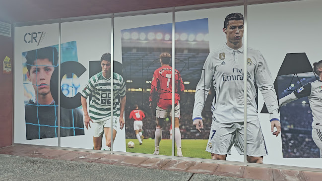 Estátua de Cristiano Ronaldo - Agência de viagens