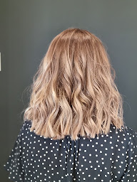 Photo n°21 de Le Paradis de la Coiffure à Rillieux-la-Pape (Institut de massages)