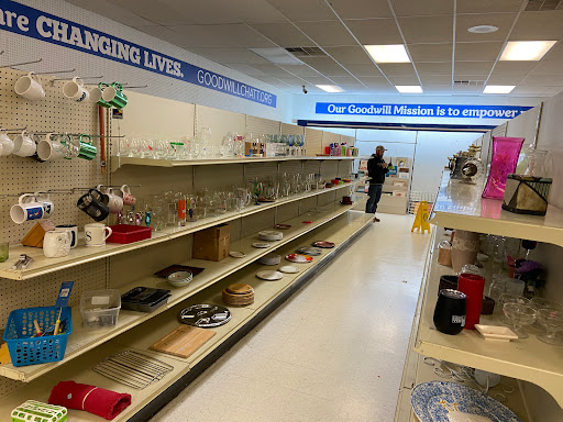 Goodwill Store East Ridge - Thumbnail