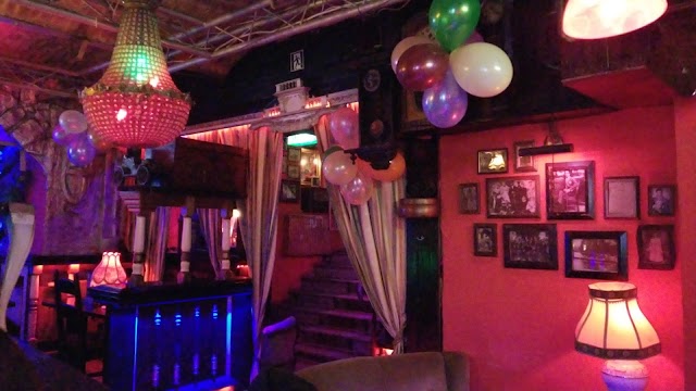Kredens Pub