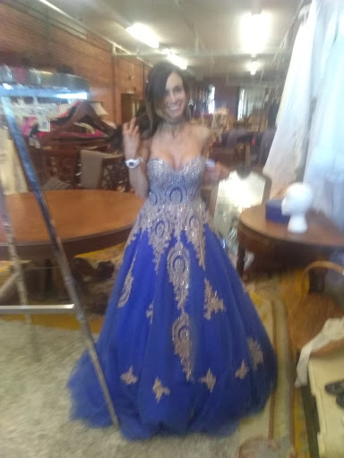 Taunton Antiques Center - Thumbnail