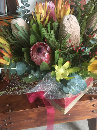 Must Love Flowers - Thumbnail