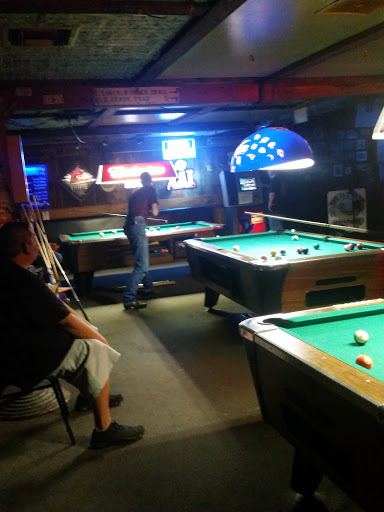 Humphrey's 2 Lanes Saloon