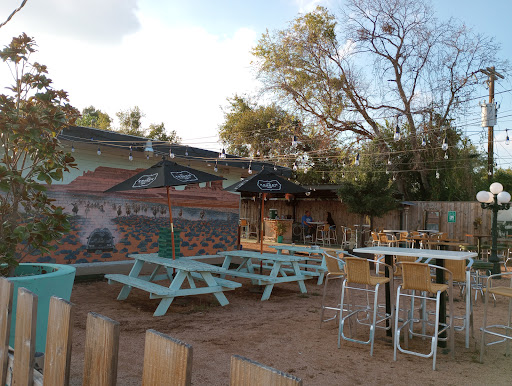 McFly's Pub - Visual