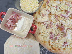 Photo n°6 de PIZZA (Distributeur 24/24 - La Patiss') à Gennes (Pizzeria)