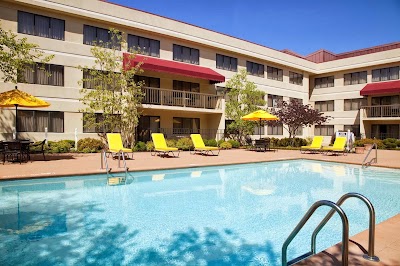 Photos of DoubleTree Suites by Hilton Cincinnati - Blue Ash