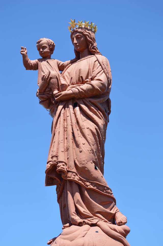 Statue De Notre Dame De France